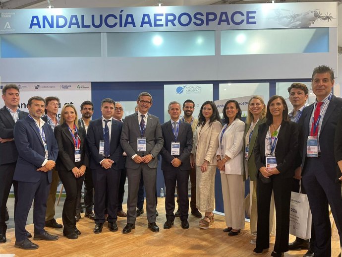 El consejero de Industria, Energía y Minas, Jorge Paradela, durante su visita al Salón Aeroespacial de Farnborough (Reino Unido).