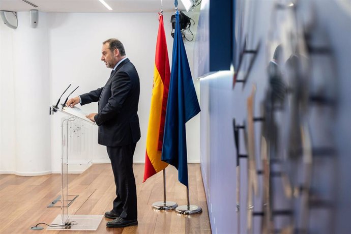 El diputado del Grupo Mixto José Luis Ábalos, durante una rueda de prensa, en el Congreso de los Diputados, a 24 de julio de 2024, en Madrid (España). El exministro y exdirigente socialista José Luis Ábalos va a presentar una denuncia ante la Fiscalía por