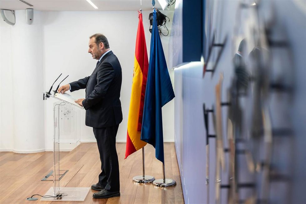 El diputado del Grupo Mixto José Luis Ábalos, durante una rueda de prensa, en el Congreso de los Diputados, a 24 de julio de 2024, en Madrid (España). El exministro y exdirigente socialista José Luis Ábalos va a presentar una denuncia ante la Fiscalía p