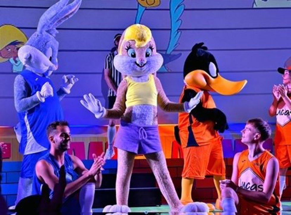 Parque Warner estrena este verano su show más deportivo: Looney Tunes: Entra en el juego