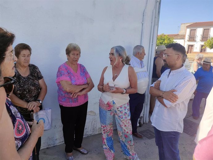 La diputada provincial por el PSOE de Huelva Pepa González Bayo en Villanueva de las Cruces.