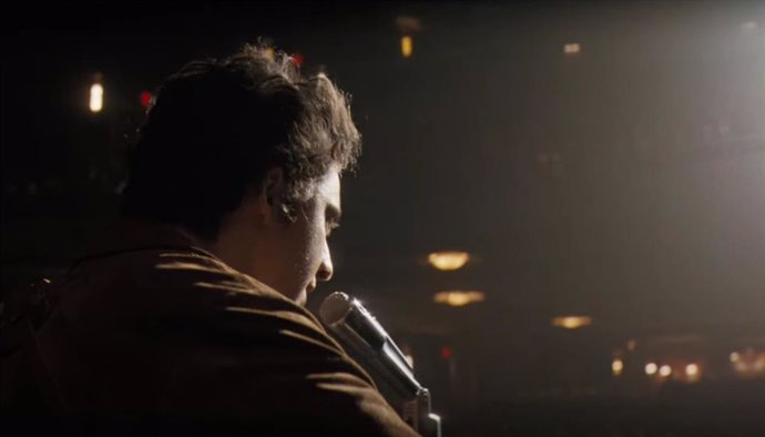 Timothée Chalamet luce y canta como Bob Dylan en el tráiler de A Complete Unknown