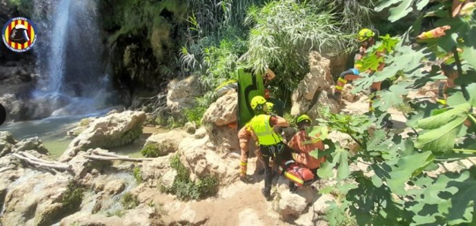 Rescatat un home després de relliscar en una zona de cascada d'Anna