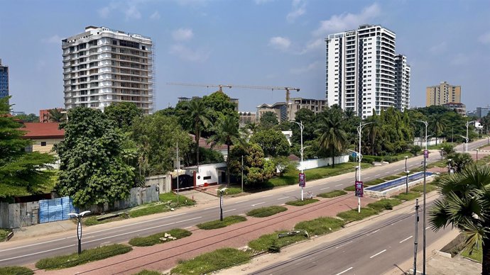 Archivo - Una calle de Kinshasa, capital de República Democrática del Congo