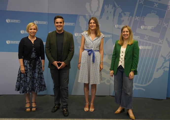 El consejero de Industria, Transición Energética y Sostenibilidad del Gobierno Vasco, Mikel Jauregi, se ha reunido con las diputadas de Desarrollo Económico  de Álava, Bizkaia y Gipuzkoa