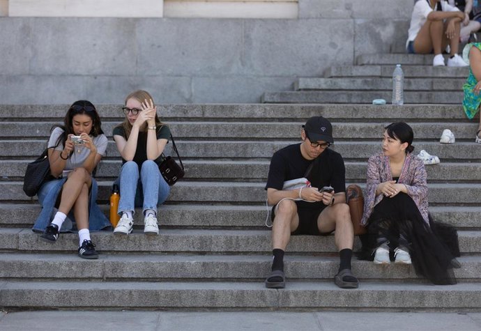 Varios turistas en el centro de Madrid