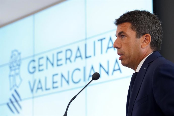 El president de la Generalitat, Carlos Mazón, intervé durant l'acte de trasps de carteres dels nous consellers del Govern de la Generalitat valenciana, al Saló d'actes de la Ciutat Administrativa 9 d'Octubre
