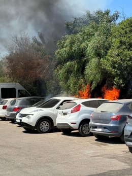 Incendio en un aparcamiento en Sant Josep.