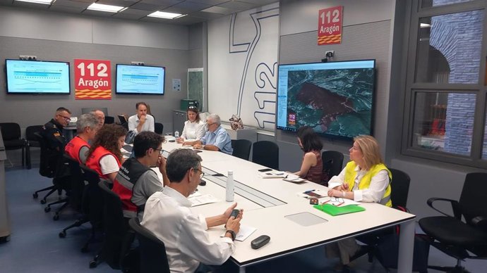 El consejero de Hacienda, Interior y Administración Pública del Gobierno de Aragón, Roberto Bermúdez de Castro, preside la reunión del CECOP.