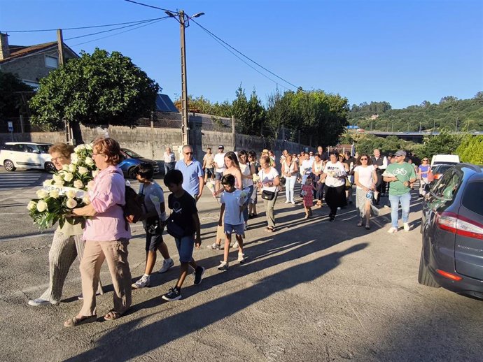 Vecinos de Angrois, víctimas del accidente del Alvia y familiares homenajean a los fallecidos en el 11 aniversario del siniestro del 24 de julio de 2013.