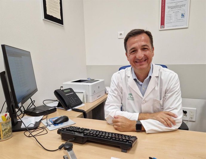 El jefe de Sección de Aparato Digestivo del Hospital Universitario Virgen Macarena de Sevilla, Federico Argüelles.