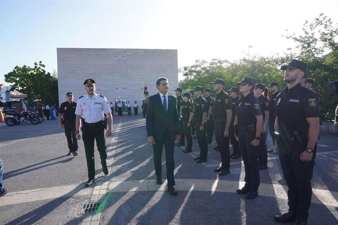 El delegado del Gobierno de España en Andalucía, Pedro Fernández, en el acto de presentación de los policías e inspectores en prácticas para las comisarías de Granada y Motril.