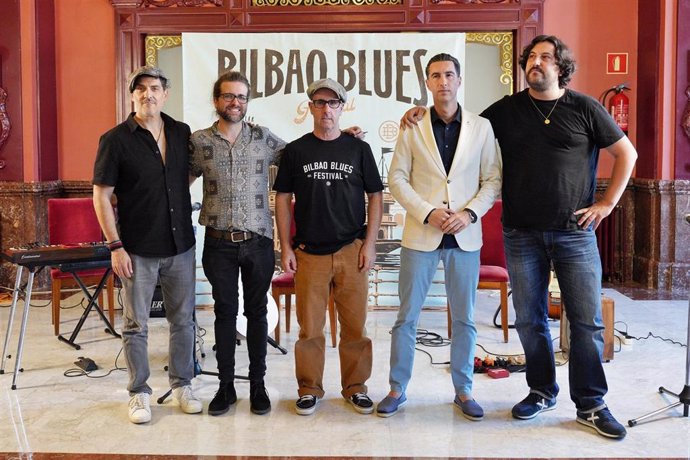 Xabier Ochandian Y  Carlos Malles En La Presentación Del Bilbao Blues Festival