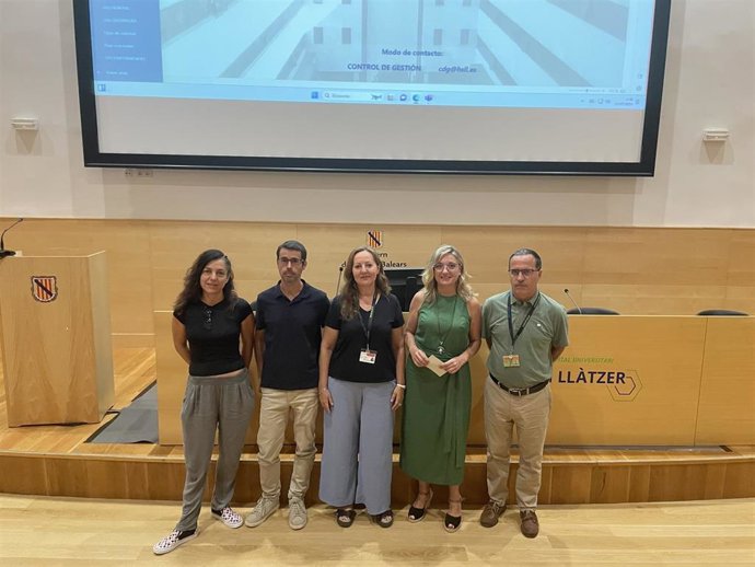Equipo integrante del Hospital Son Lltzer, en la presentación de un nuevo sistema de información en el complejo sanitario.