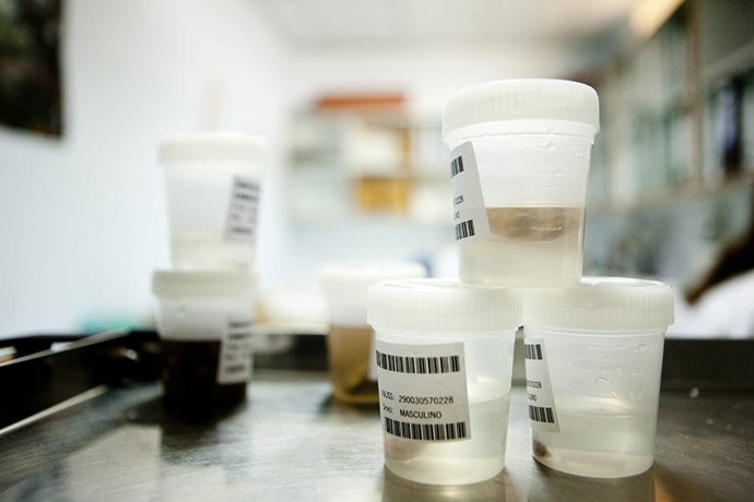 Frascos de donaciones del Registro Andaluz de Donantes de Muestras para la Investigación Biomédica.