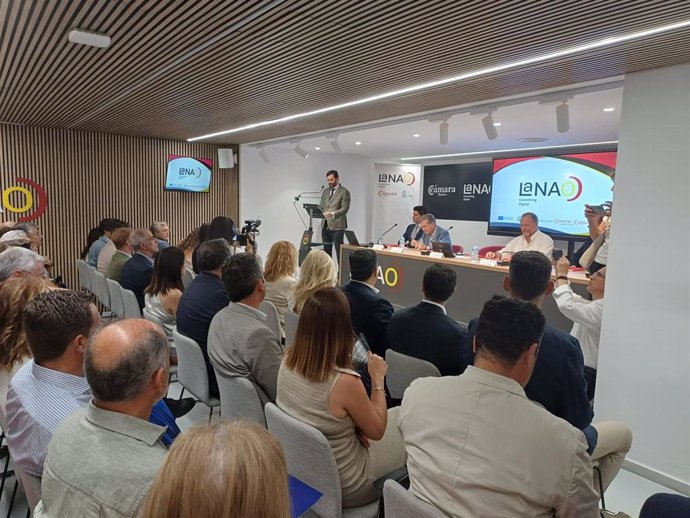 Acto de presentación del Aeropuerto Cristóbal Colón de Huelva y firma de los nuevos accionistas.