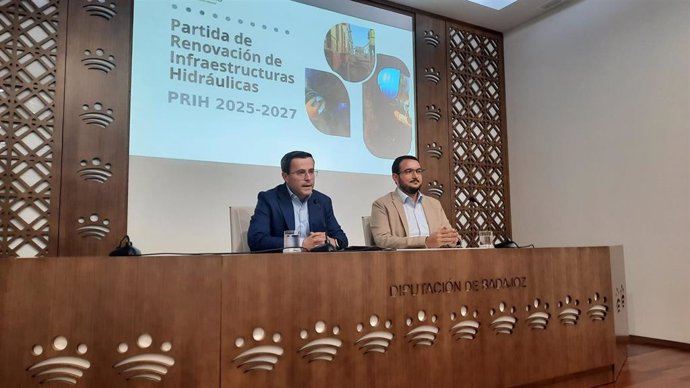 El presidente de la Diputación de Badajoz presenta  la nueva configuración de la Partida de Renovación de Infraestructuras Hidráulicas