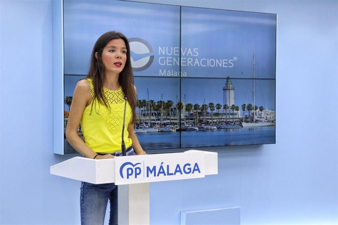 Archivo - Imagen de archivo de la parlamentaria andaluza del PP y presidenta de Nuevas Generaciones de Málaga, Loli Caetano.