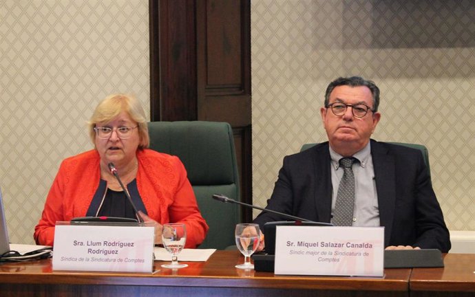 El síndico mayor de la Sindicatura de Comptes, Miquel Salazar, y la síndica Llum Rodríguez.