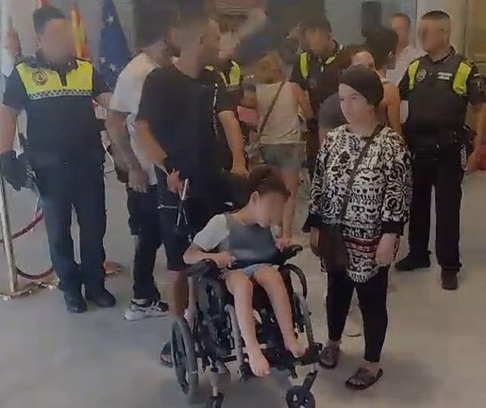 Sindicat de Barri acusa a Ajuntament d'Alacant d'"enganyar i deixar al carrer a família amb un fill amb discapacitat