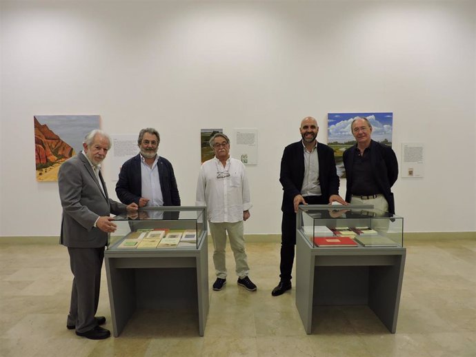 Presentación en la Casa de la Provincia de la Diputación de Sevilla, la exposición  'Pasajes y Paisajes de Doñana' de Juan Villa