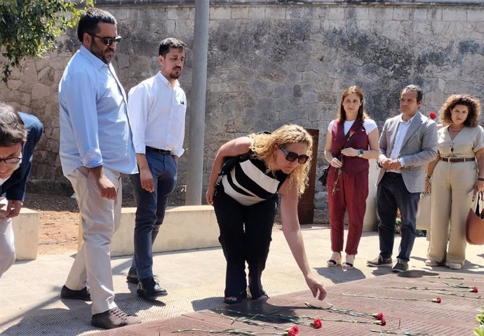 El diputado ecosoberanista, Vicenç Vidal, y la portavoz adjunta de MÉS en el Consell de Mallorca, Catalina Inés Perelló.