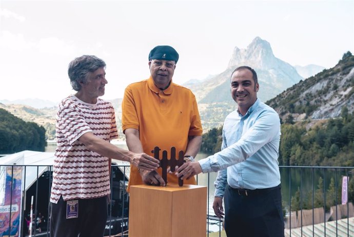 Chucho Valdés recoge el premio de Pirineos Sur.