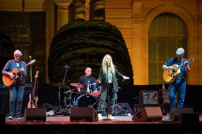 La cantante Patti Smith durante un concierto en el festival Les Nits de Barcelona, en el Palau de Pedralbes, a 5 de julio de 2024, en Barcelona