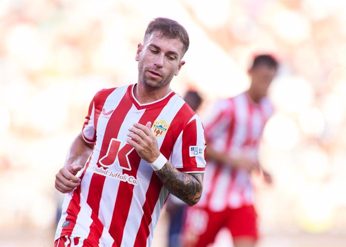 Archivo - Adrian Embarba of UD Almeria looks on during the Spanish league, La Liga EA Sports, football match played between UD Almeria and Real Madrid at Power Horse stadium on August 19, 2023, in Almeria, Spain.