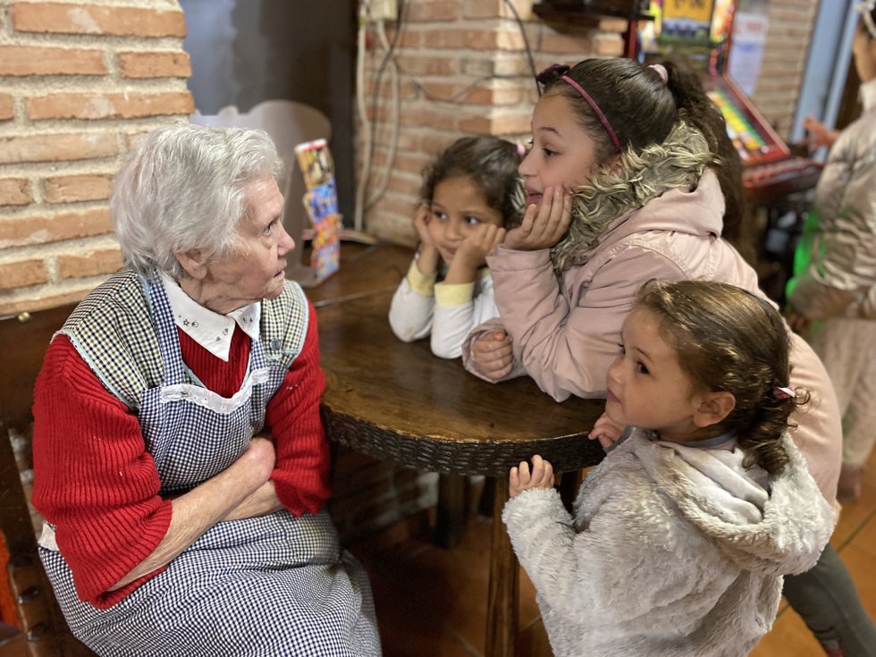 Una abuela participante en el Programa Abuelos Madrinade Fundación Madrina