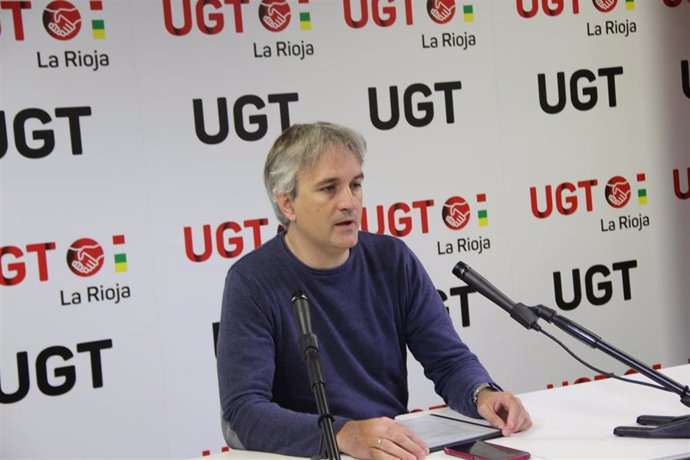 Archivo - El secretario general de UGT Servicios Públicos La Rioja, Fernando Domínguez.