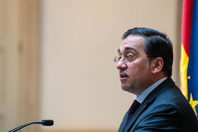 Archivo - El ministro de Asuntos Exteriores, Unión Europea y Cooperación, José Manuel Albares, durante una rueda de prensa, en el Palacio de Viana.