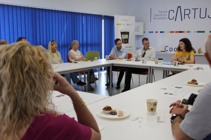 Un 'Café con Ciencia' organizado por la Fundación Descubre.