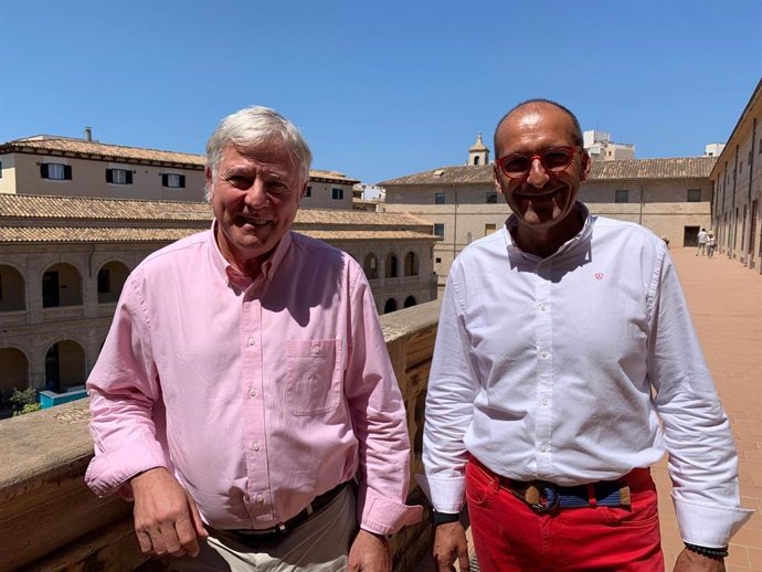 El conseller insular de Turismo, José Marcial Rodríguez, y el director insular de Turismo para la Gobernanza y la Sostenibilidad, Pedro Mas
