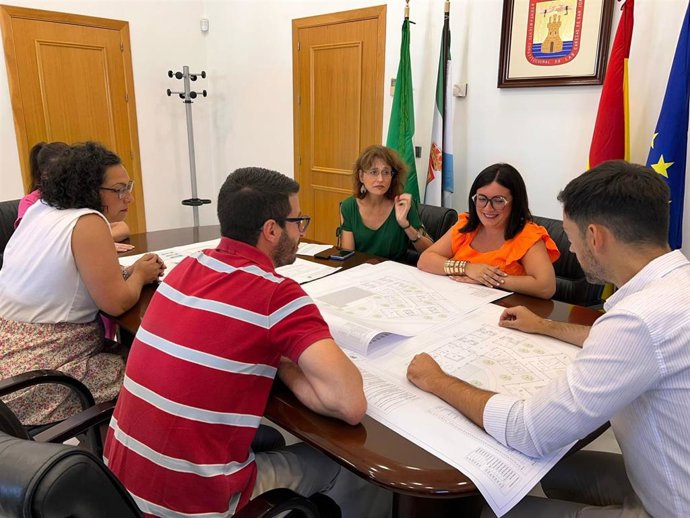 La Junta destina tres millones para construir una residencia de personas mayores en las Cabezas de San Juan (Sevilla).