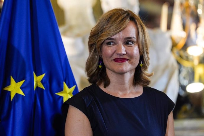 La ministra de Educación, Formación Profesional y Deportes, Pilar Alegría, en la recepción de SSMM los Reyes al Equipo Olímpico Español para los Juegos de Paris 2024 este jueves en la Embajada de España en París.