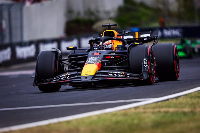 01 VERSTAPPEN Max (nld), Red Bull Racing RB20, action during the Formula 1 Hungarian Grand Prix 2024, 13th round of the 2024 Formula One World Championship from July 19 to 21, 2024 on the Hungaroring, in Mogyorod, Hungary - Photo Antonin Vincent / DPPI