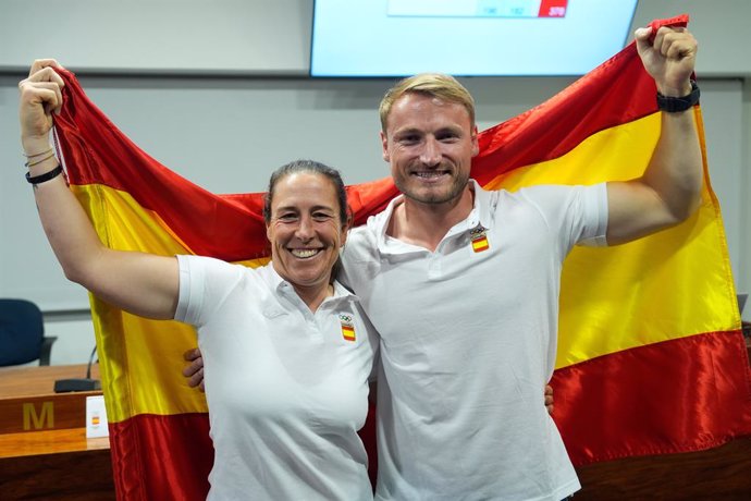 Echegoyen y Cooper, emocionados y honrados por ser los abanderados de la inauguración de Paris 2024