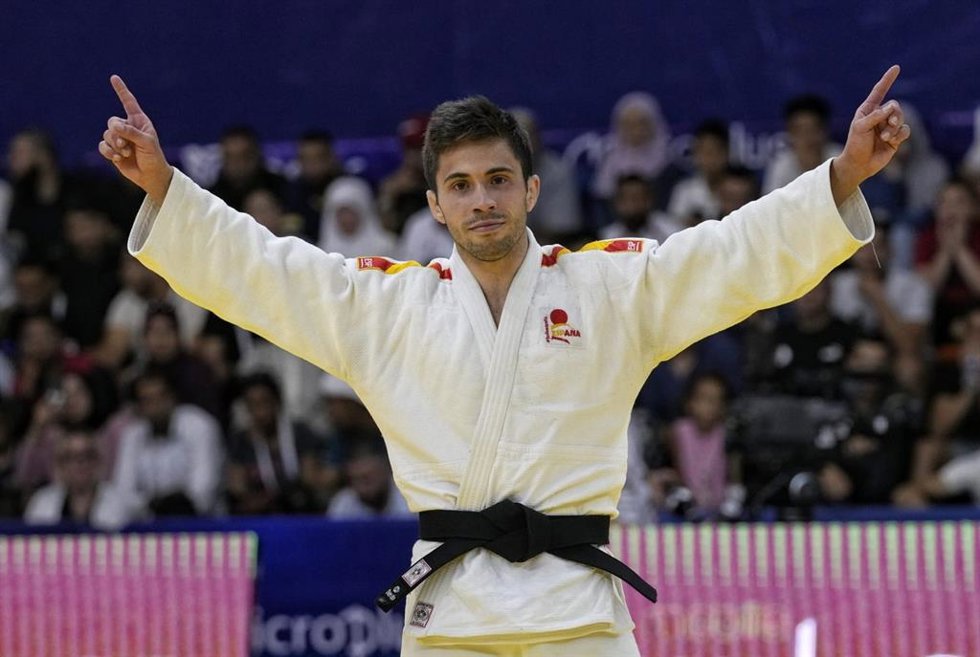 Archivo - El judoca español Fran Garrigós, oro en los Juegos Mediterráneos 2022.