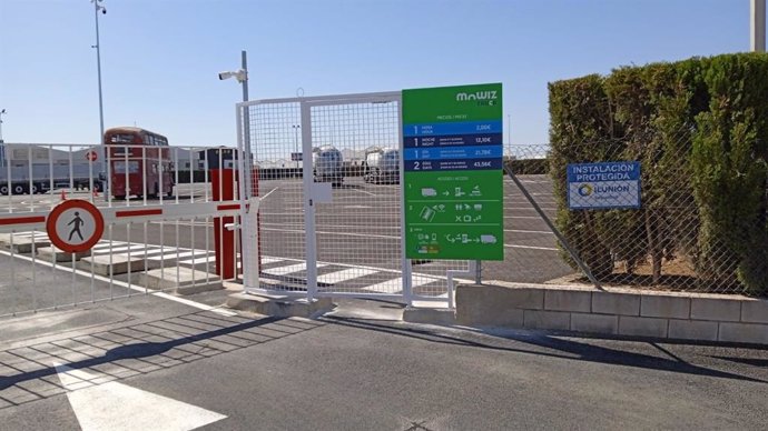 El Ayuntamiento de Manises y mowiz TRUCK (Eysa) inauguran un parking seguro de camiones