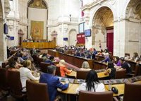 PSOE-A, Por Andalucía y Adelante se oponen a una subida de las dietas de los parlamentarios como la que defiende Aguirre