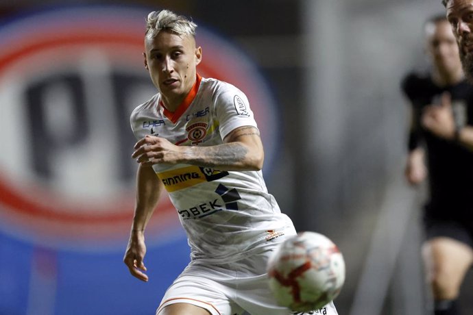 Futbol, Union La Calera vs Cobreloa. Fecha 4, campeonato Nacional 2024. El jugador de Cobreloa Francisco Arancibia es fotografiado durante el partido de primera division contra Union La Calera disputado en el estadio Monumental de Santiago,