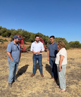 Fran Moreno en una explotación agroganadera en Medina Sidonia.