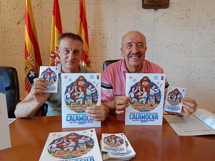 El alcalde de Calamocha, Manuel Rando, y el concejal de Festejos, Inocencio López, en la presentación de las fiestas patronales que tendrán lugar del 14 al 17 de agosto .