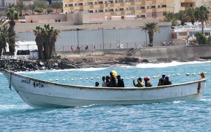 Archivo - March 27, 2022, Tenerife, Spain: Arrival of a small boat to the Christians with 12 male migrants from Mali, Senegal and Mauritania all in good health, they had been at sea for 7 days.