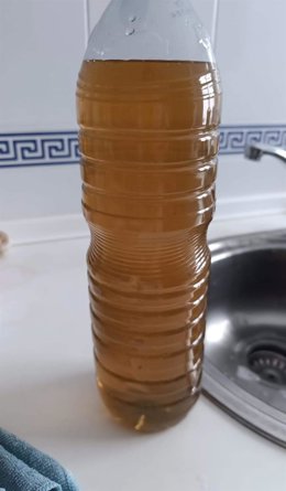 Imagen del estado que presenta el agua corriente de Lora por el nuevo episodio de tubidez, en foto de archivo.
