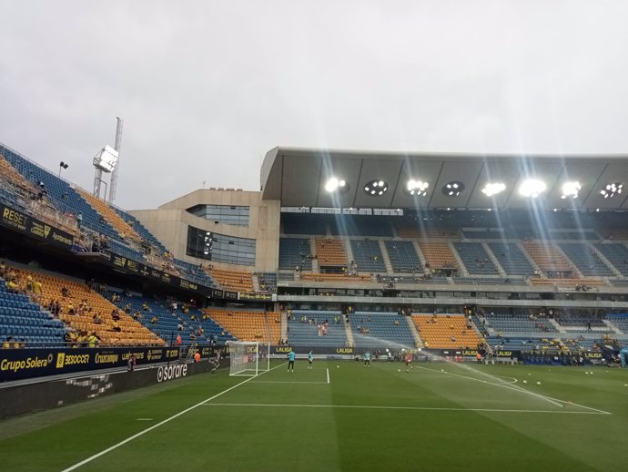 Estadio Nuevo Mirandilla en la previa de un partido.