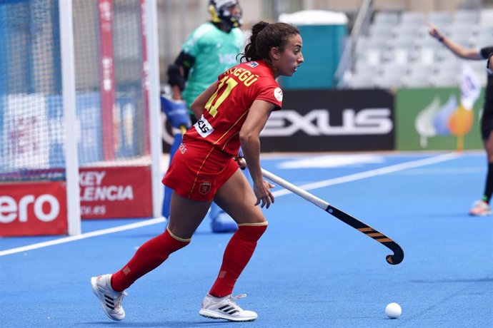 Archivo - Marta Segú, en un partido con la selección española de hockey hierba.