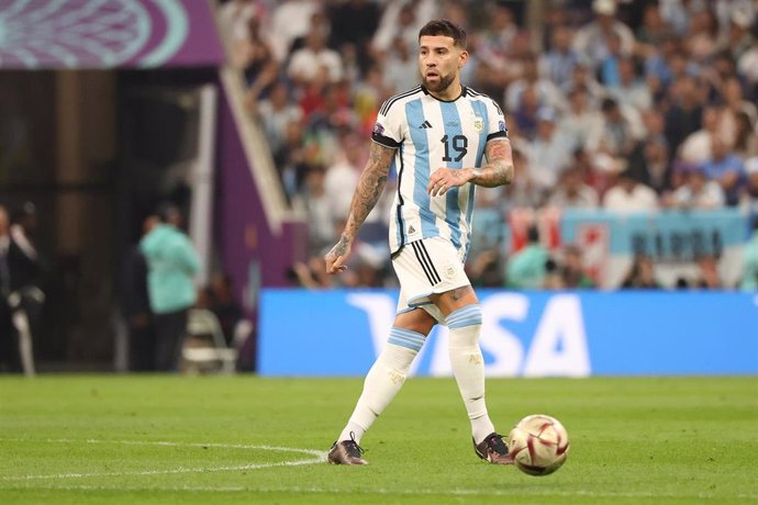 Archivo - Nico Otamendi, durante un partido con la selección argentina.