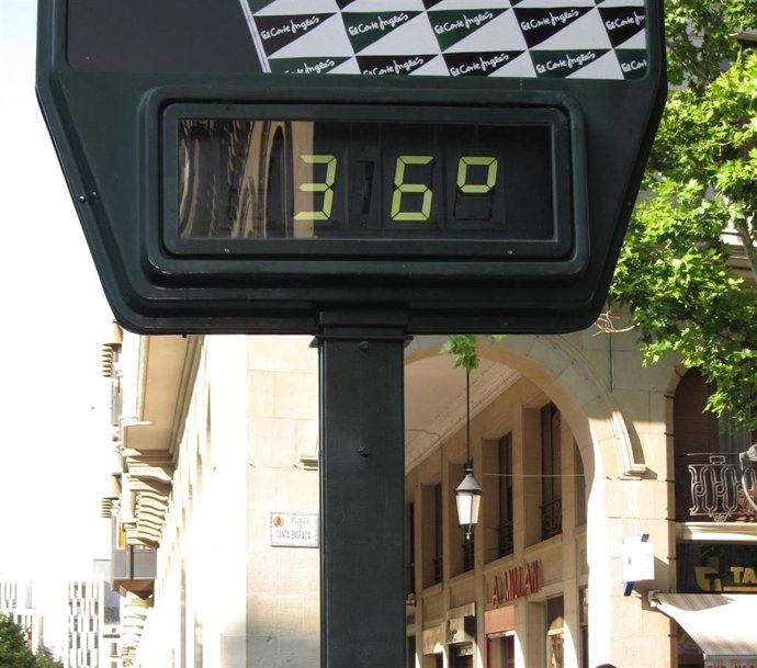 Archivo - Termómetro con 36 grados